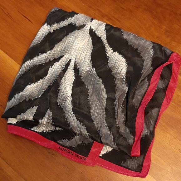 Scarf - Picture 2 of 5